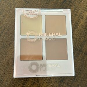 Mineral Fusion Refillable Concealer Palette Decadence NEW